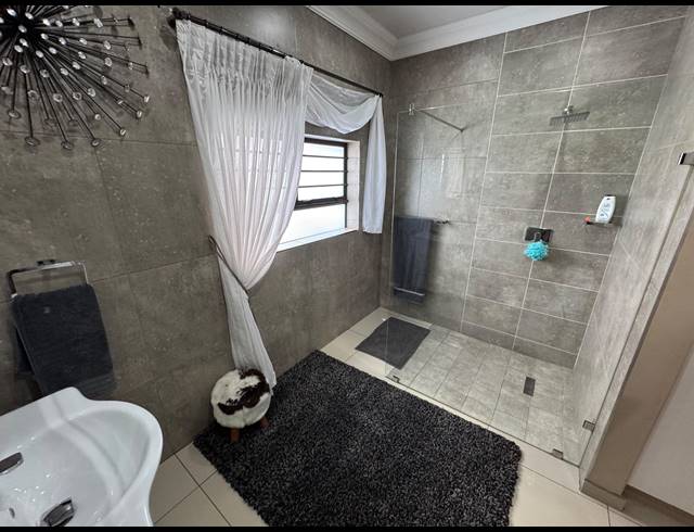 5 BEDROOM HOUSE FOR SALE IN BEN FLEUR